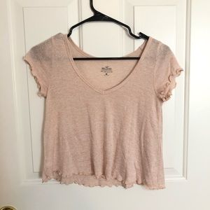 Hollister cute lettuce hem crop top